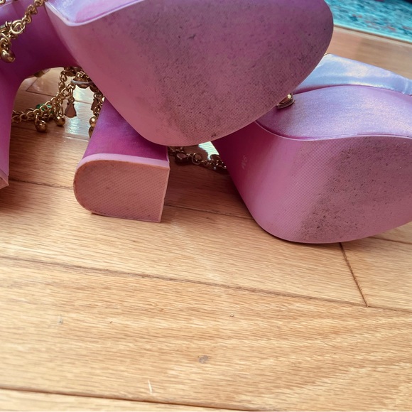 Be a queen! Worn once, crown and jewels platform chunky heel. Size 10. - Picture 6 of 7